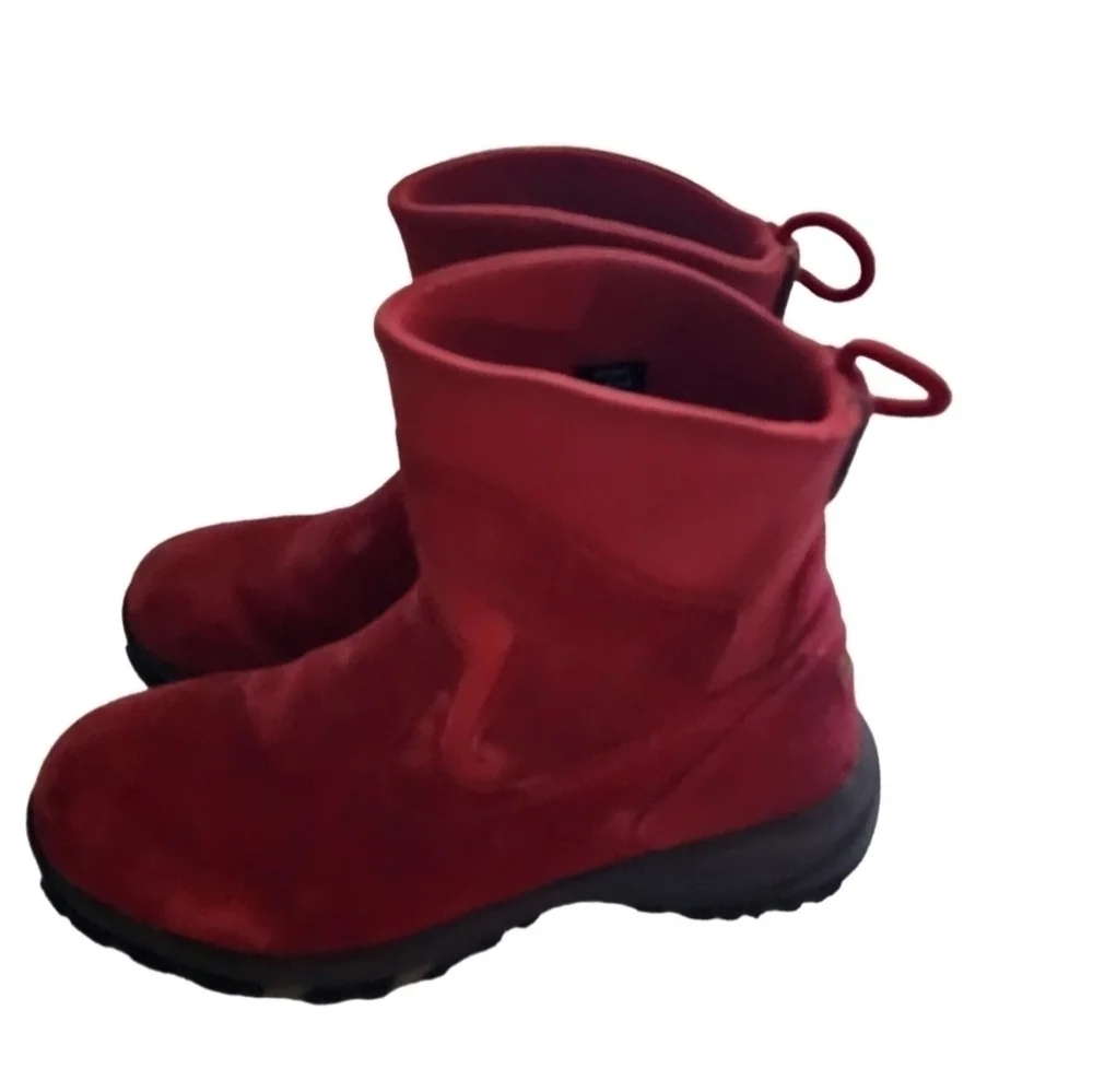 L.L. Bean Red Suede Thinsulate Pull On Winter Boots Size 8